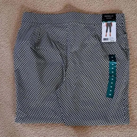 RAFAELLA STRETCH CAPRI 18 - Picture 6 of 11